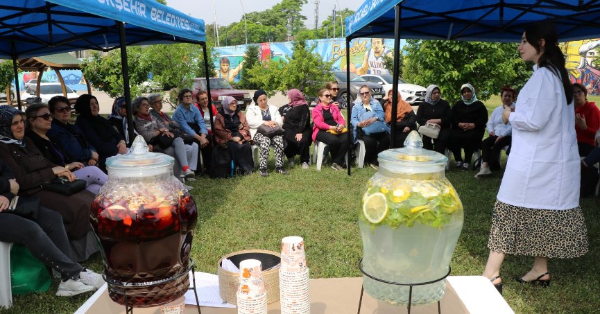Yasemin Anne Şehir Merkezinde “Detoks Şenliği”