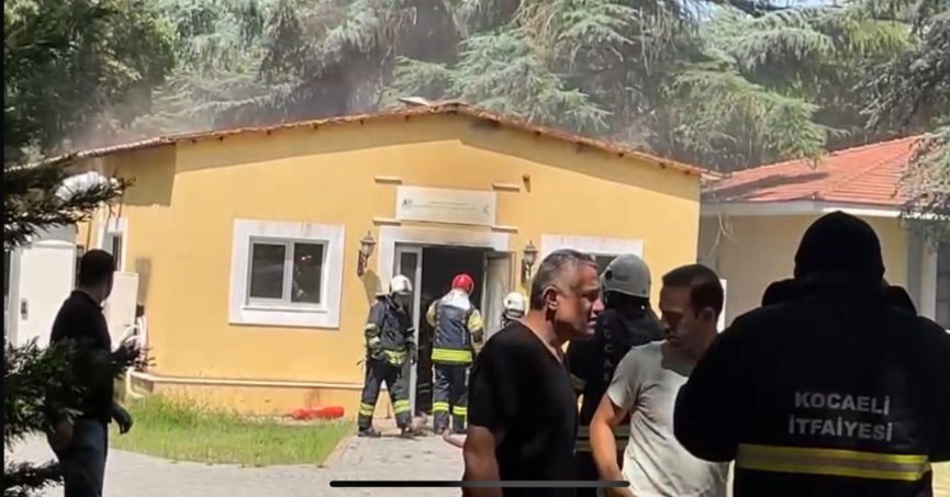 Deney yapıldığı sırada laboratuvarda çıkan yangın korkuttu