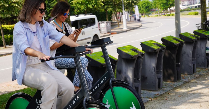 Hem bedeniniz hem de telefonunuz şarj olsun