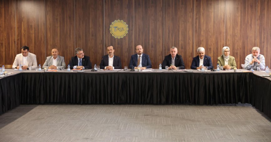 AK Parti’de elektrik problemleri ve  yatırımlarla ilgili üst düzey toplantı