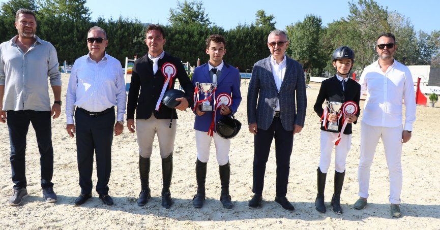 2 yılda 17 bin çocuğa ücretsiz at biniş eğitimleri verildi