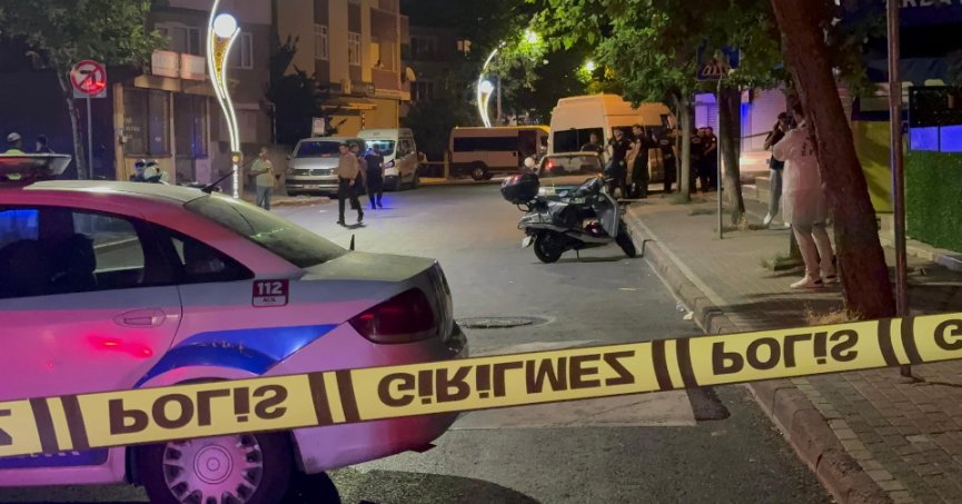 Kavgayı ayıran bekçi sırtından bıçaklandı