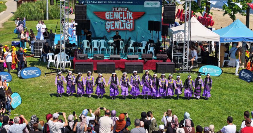 Kılavuz Gençlik’ten çocuklara muhteşem şenlik