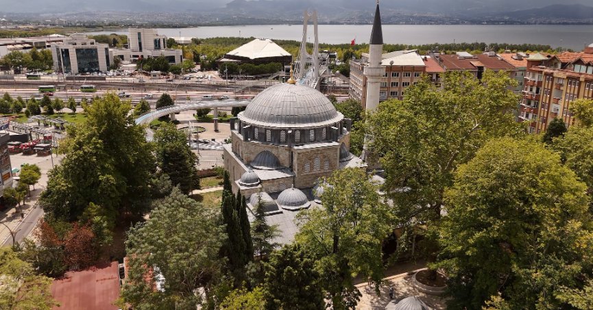 445 yıllık cami zamana meydan okuyor