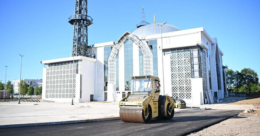 Kartepe Kent Meydanı bağlantı yolları asfaltlandı