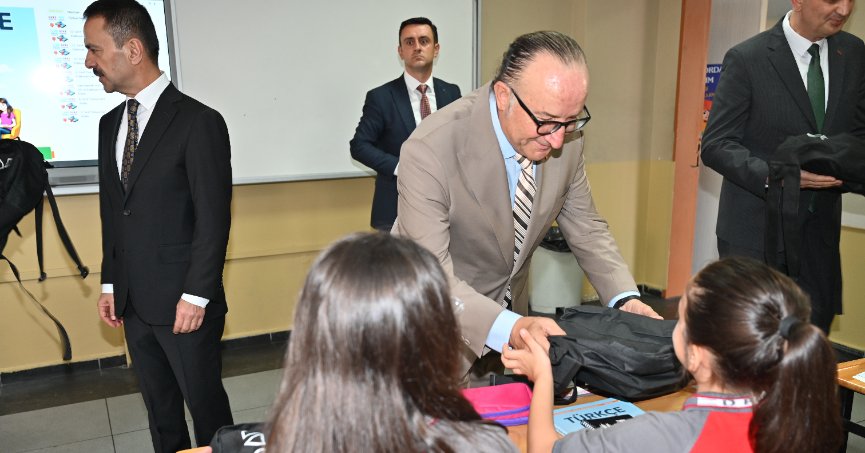 KSO’dan öğrencilere okul çantası ve kırtasiye malzemesi desteği
