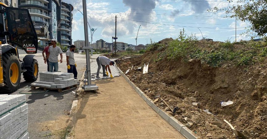 Çayırova Millet Bahçesine çevre yolu ve aydınlatma