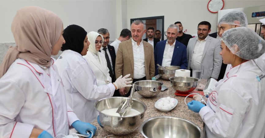 Büyükakın: Gençlerimizin umudu olmaya devam edeceğiz