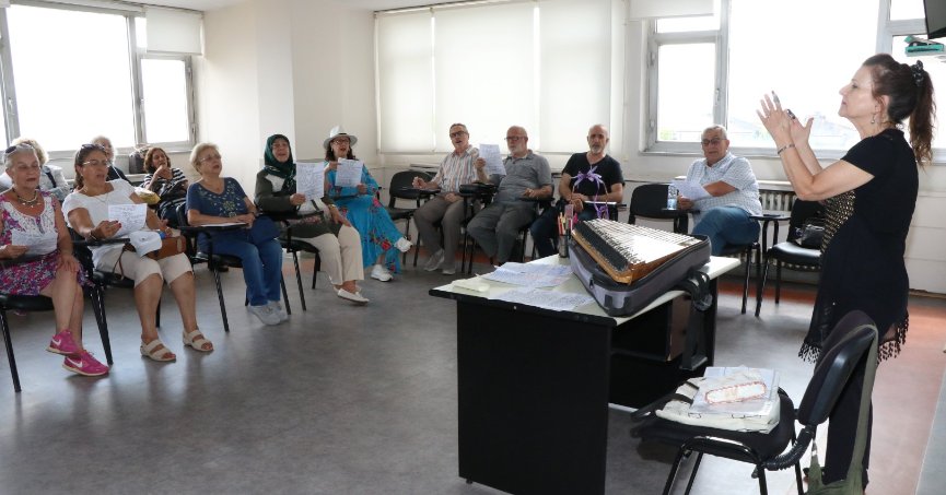 Büyükşehir’den 65 yaş üstü koro