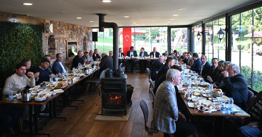 ÖZTÜRK VE KOCAMAN MUHTARLARLA BİR ARAYA GELDİLER