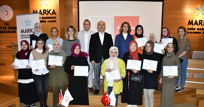 Kadın Girişimciler Yapay Zeka Eğitimi ile Güçleniyor