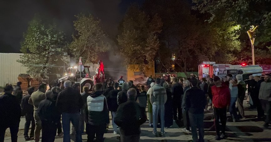 Palet deposunda çıkan büyük yangın 1 saatte söndürüldü