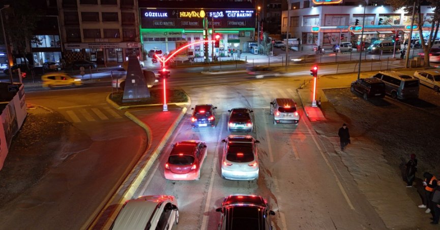 Gölcük’e modern sinyalizasyon sistemi