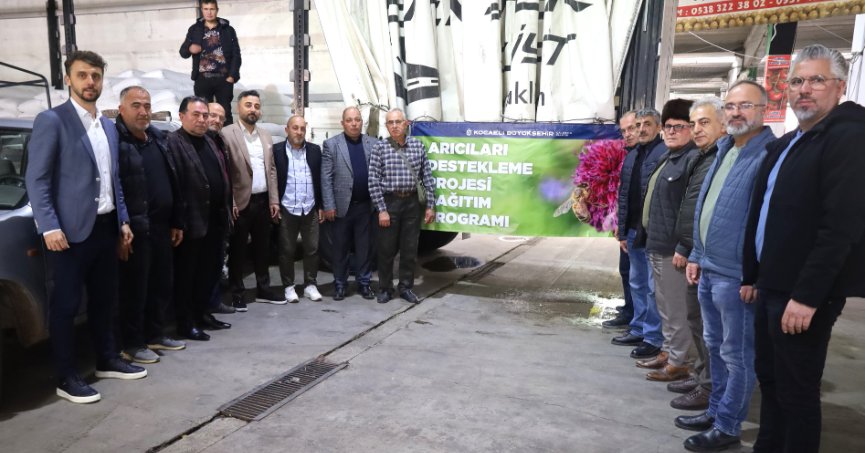 Büyükşehir’den 169 ton arı yemi desteği