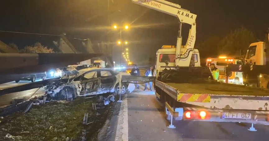 Parçalanan araçtan sağ çıktı