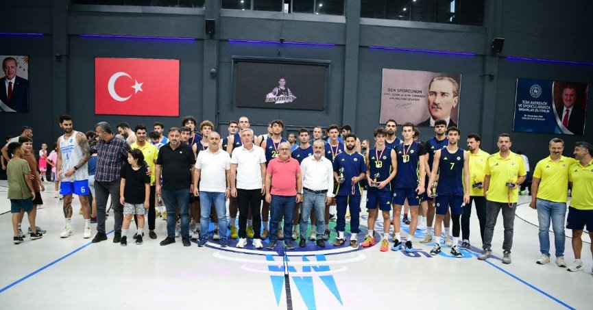 İlkan Karaman Turnuvası’nın kazananı Çayırova Belediyesi