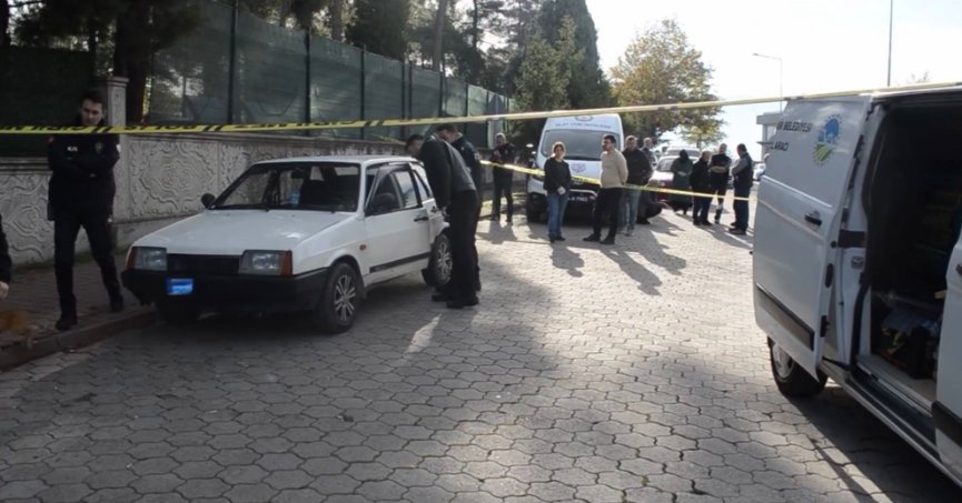 Park halindeki araçta ölü bulundu