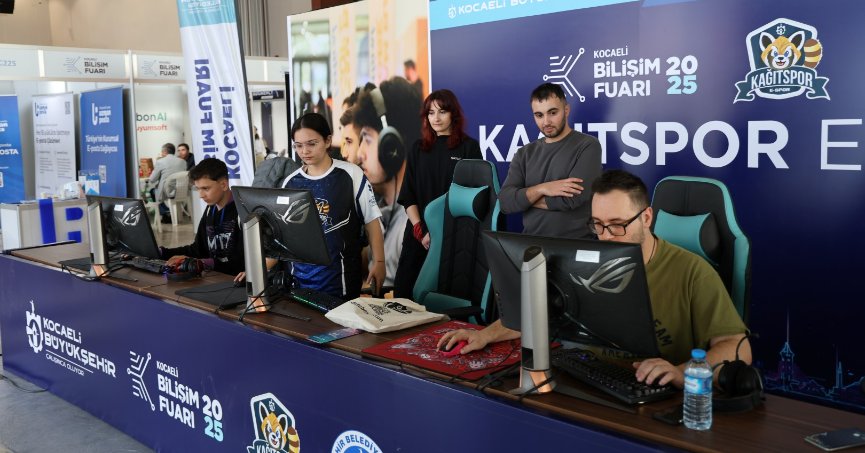 Bilişim Fuarı stantlarına 7’den 70’e yoğun ilgi