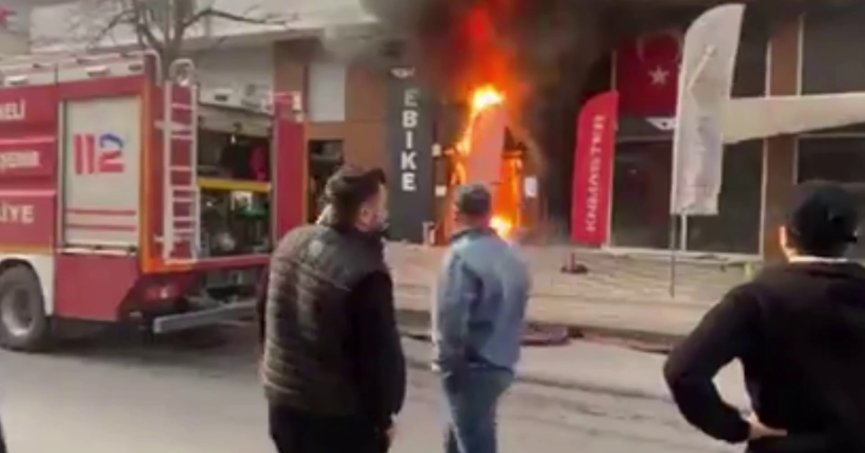 Çayırova’da bisiklet tamir dükkanında yangın paniği