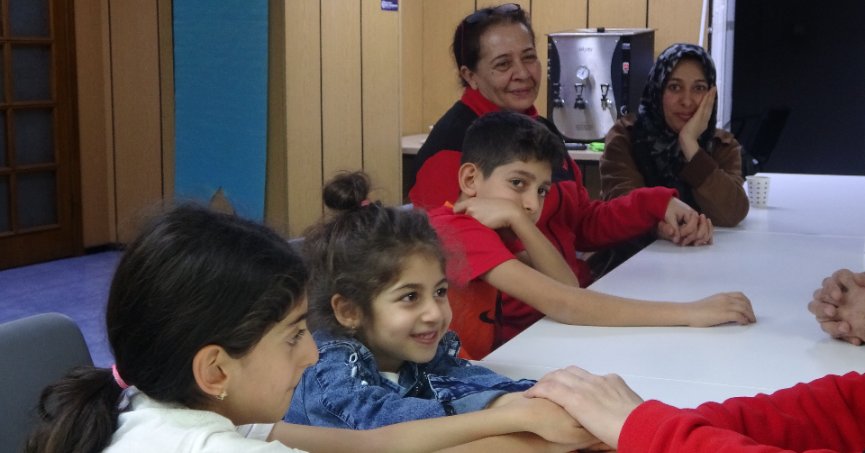 Eşi tutuklanınca kayınvalidesinin kovduğu kadın ve 3 çocuğu hastane mescidine sığındı