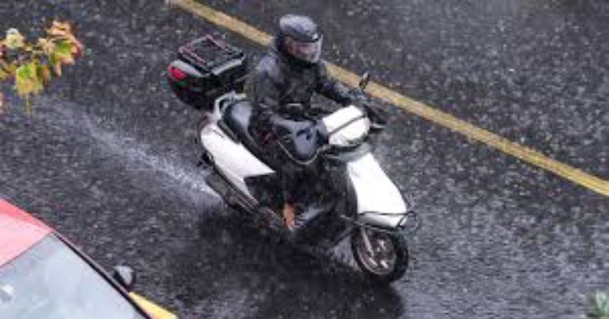 Fırtına nedeniyle motosiklet ve motokuryelere geçici trafik yasağı