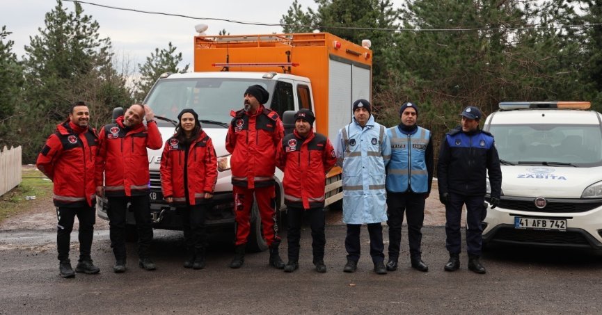 Kartepe Yolunda Sürücülere Kış Lastiği ve Güvenli Sürüş Uyarısı