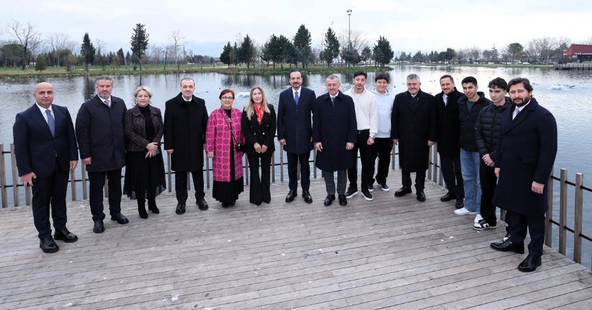 Kürşad Zorlu’dan Alev Alatlı Kütüphanesi’ne Tam Not