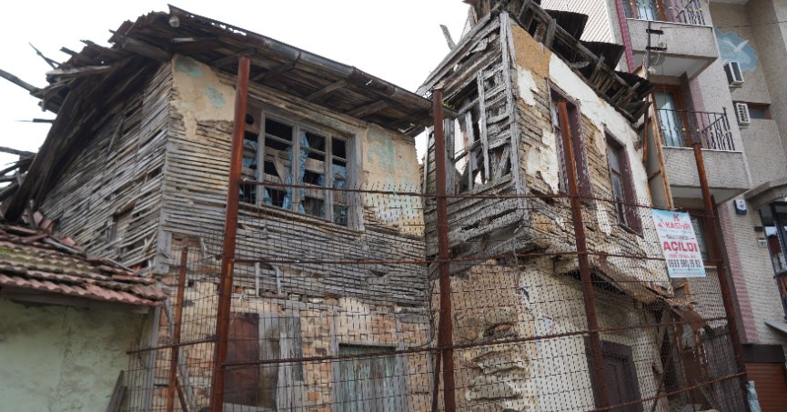 Metruk yapılar tehlike saçıyor