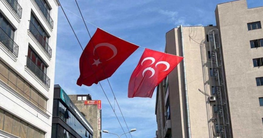 MHP Kocaeli’den eş zamanlı bayrak çağrısı 12 ilçede Türk bayrağı dağıtılacak