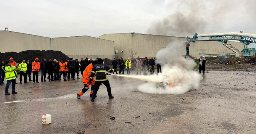 Büyükşehir İtfaiyesi’nden TCDD Personeline Yangın Eğitimi