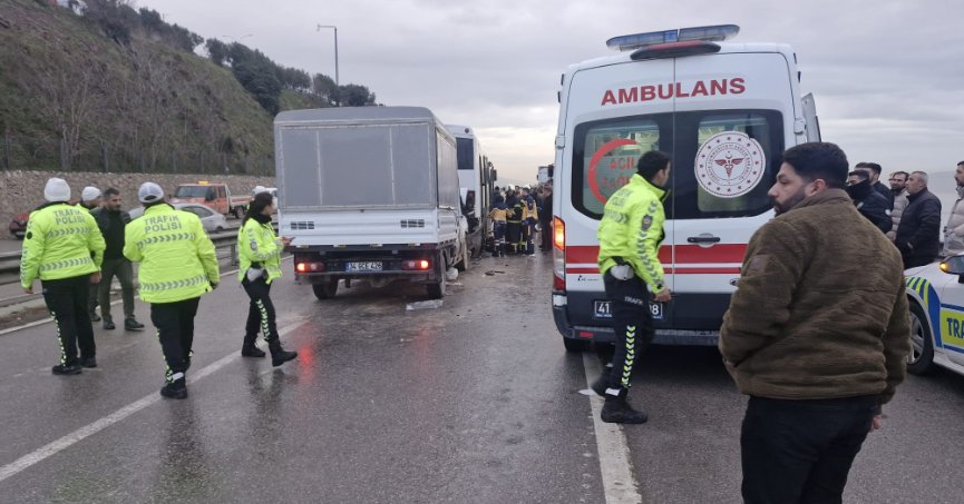  3 Araç Karıştı, 7 Kişi Yaralandı