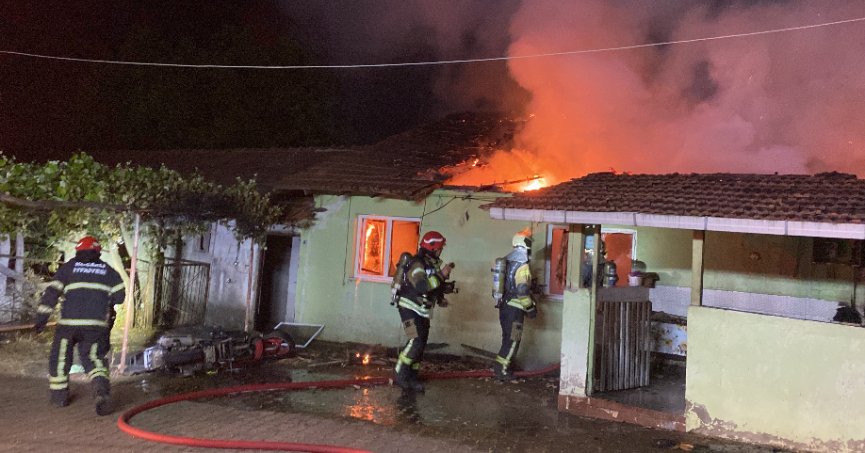 Annesinin Bulunduğu Evi Yakan Sanık Yeniden Hakim Karşısında