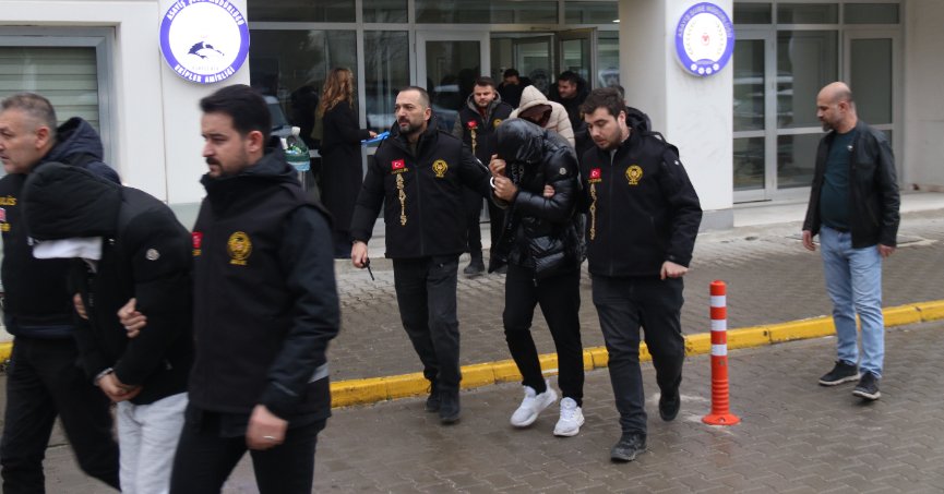 15 kadın kurtarıldı, 13 kişi gözaltında