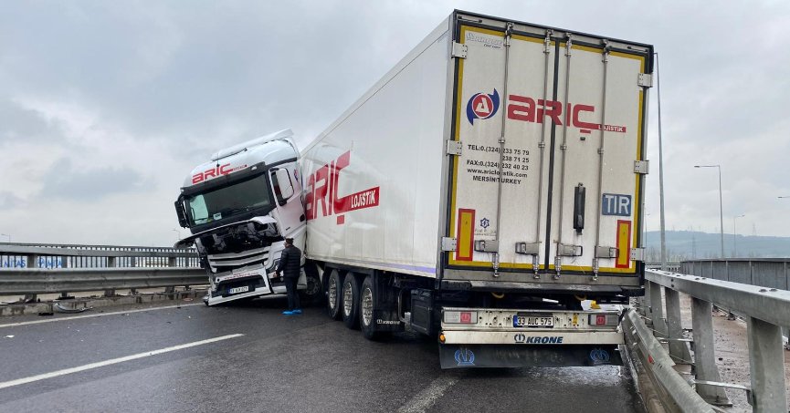Kuzey Marmara Bağlantı Yolunda TIR Savruldu
