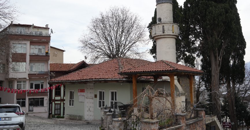 İzmit’te Asırlara Direnen Yumurtacı Camii Restorasyon İçin Kapatıldı