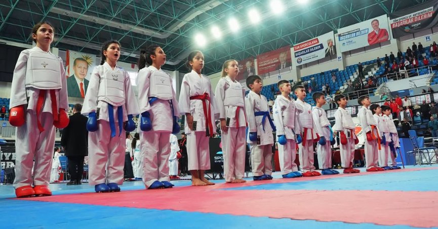 Türkiye Spor Toto Karate Yıldızlar Ligi Final Etabı Açılışla Başladı