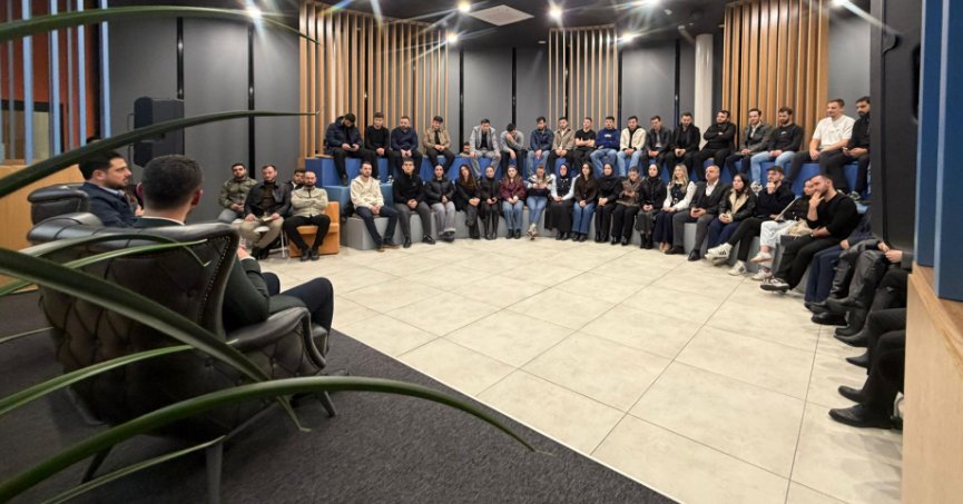 AK Genç İzmit’ten dikkat çeken söyleşi