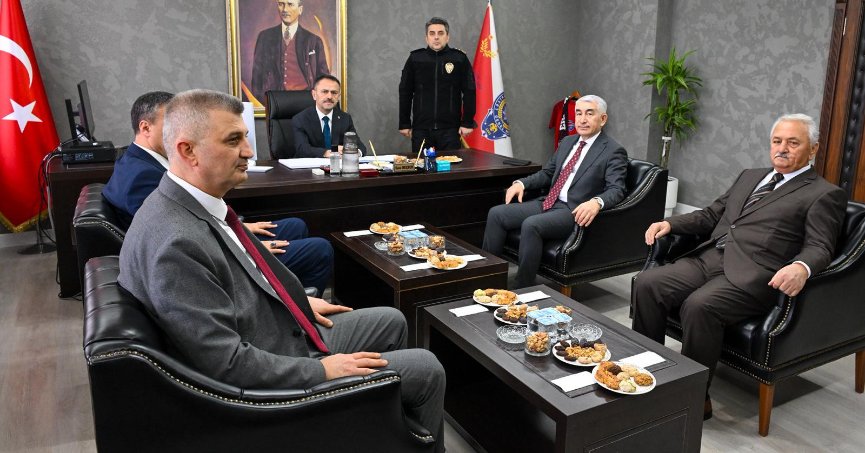 Vali Aktaş’tan Yeni Gölcük Hükümet Konağı’na ziyaret