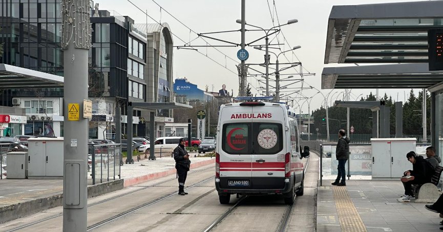 Kocaeli’de Tramvay Durağında Korku Dolu Anlar!
