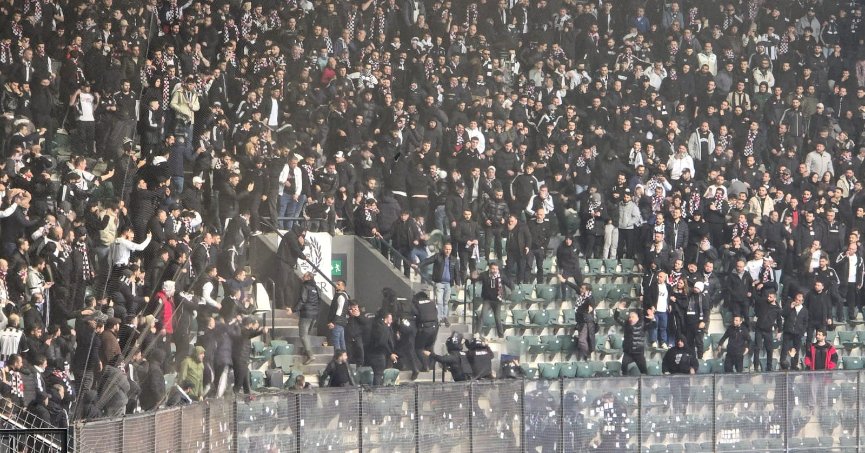 Beşiktaş tribünü karıştı, 15 taraftara adli işlem yapıldı