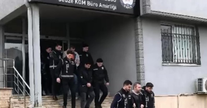 Gebze’de film sahnelerini aratmayan gasp olayı