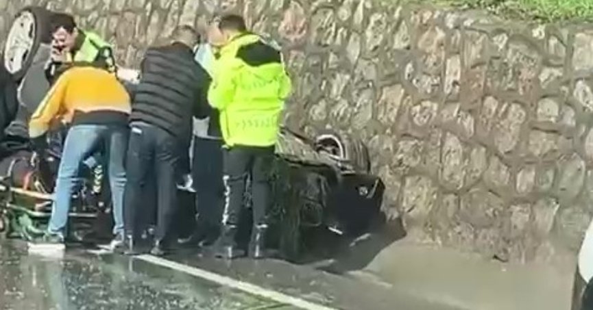 Ters dönen araçtan yaralı sürücü hastaneye kaldırıldı