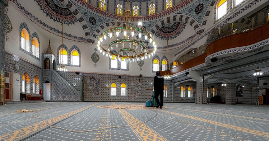 Körfez’de camiler Ramazan’a temiz ve bakımlı hazırlanıyor