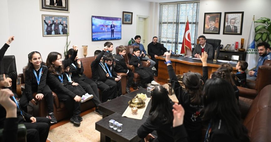 Şampiyon Karateciler Başkan Kocaman’ın Konuğu Oldu