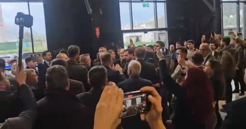 Meclis üyeleri birbirine girdi