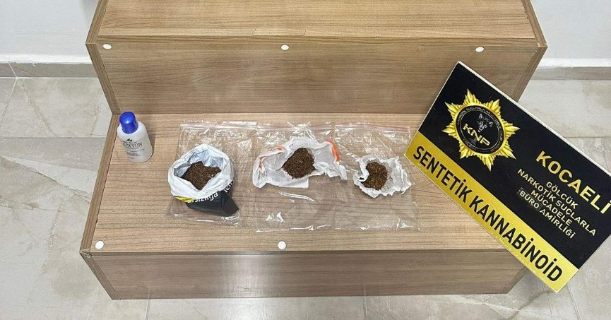 Kocaeli’de narkotik baskını: 11 şüpheli yakalandı