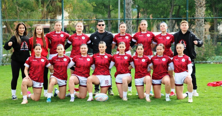 Körfezli kadın ragbiciler 1. Etabı lider bitirdiler