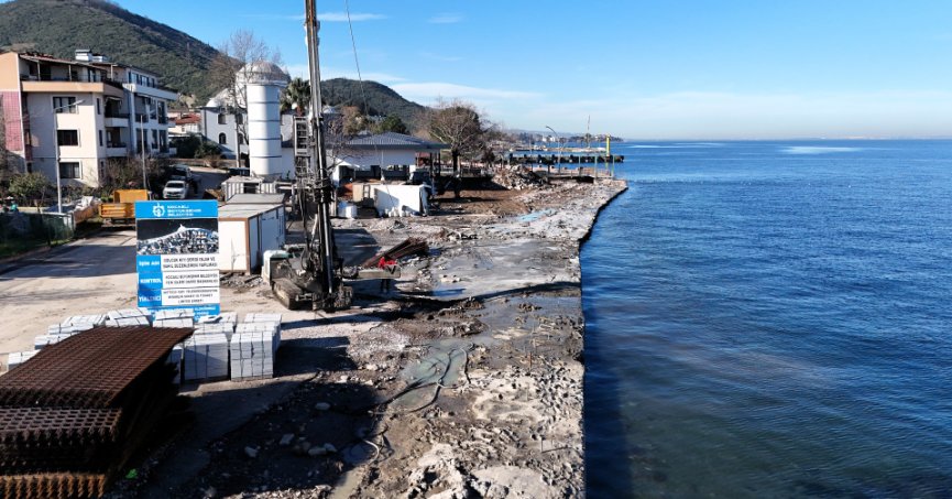 Ulaşlı sahil şeridi fırtınaya karşı yenileniyor