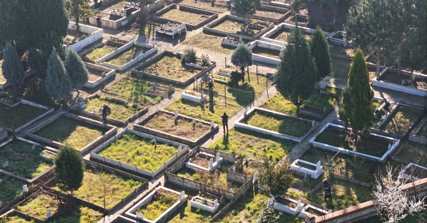 Kartepe de Mezarlıklar Bayram Ziyaretine Hazırlanıyor