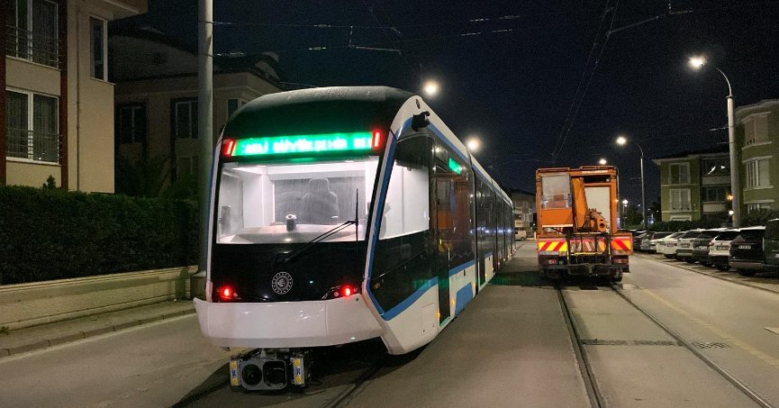 Filoya katılan yeni tramvay raylarla buluştu